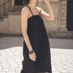 Lniana sukienka na ramiączkach czarna